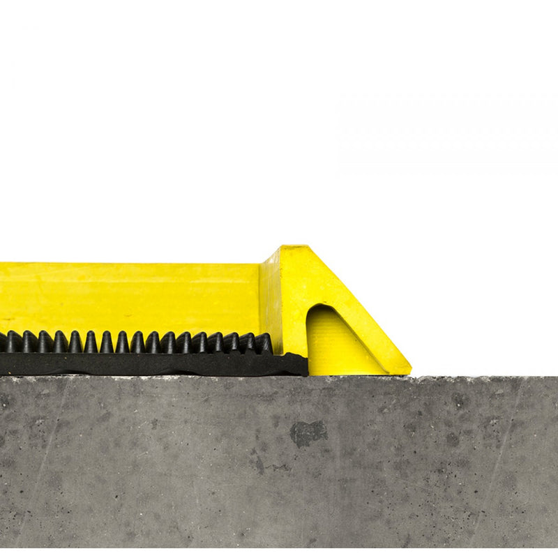 Wearwell Tall Wall Sanitizing Footbath Mat w/ 2 1/2" Edges