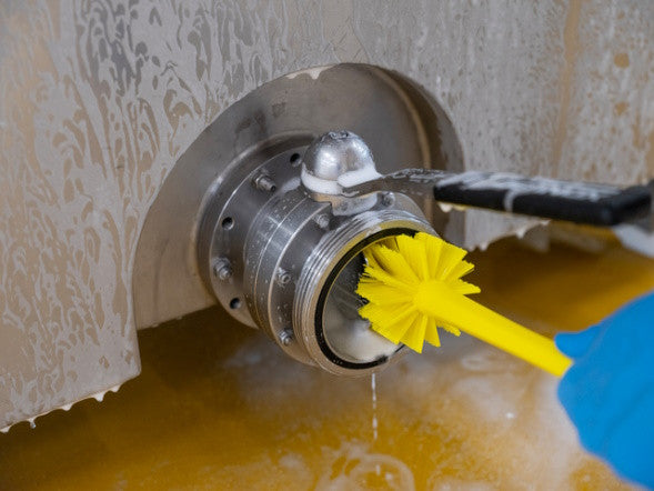 3.1" Pipe / Valve  Brush with Handle