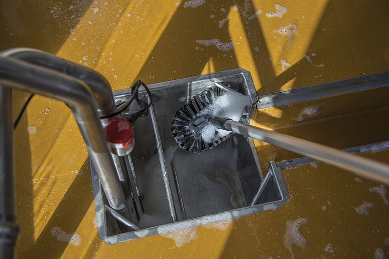 8" Stiff Drain Brush With 53" Drain Handle