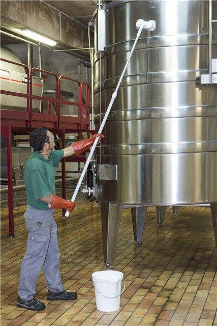 Remco / Vikan 63"- 114" Waterfed Telescopic Handle w/ Quick Disconnect Fitting