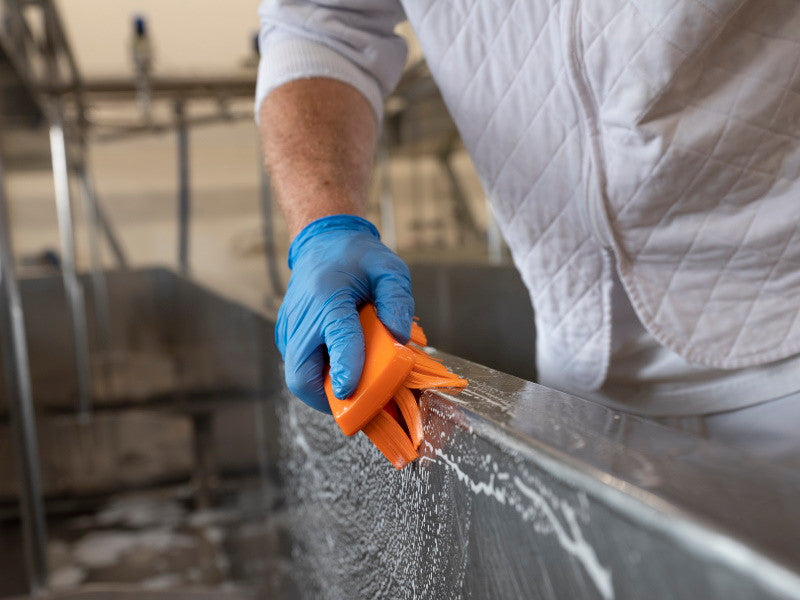 6.9" UST Stiff Hand Brush